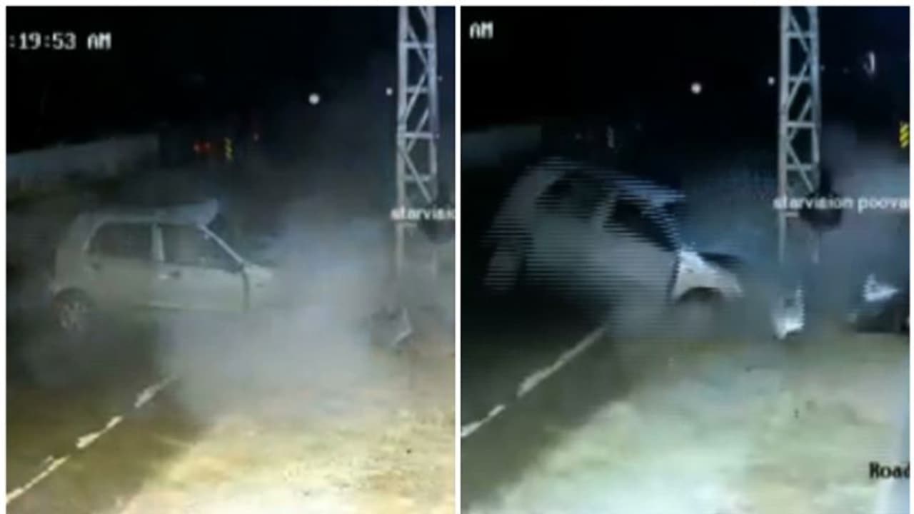 ഡ്രൈവര് ഉറങ്ങിപ്പോയി, പാലായിൽ കാർ വൈദ്യുതി പോസ്റ്റിലിടിച്ച് അപകടം ഡ്രൈവര് ഉറങ്ങിപ്പോയി, പാലായിൽ കാർ വൈദ്യുതി പോസ്റ്റിലിടിച്ച് അപകടം