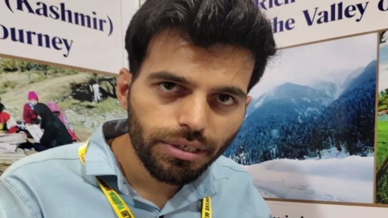 2 മാസത്തിനുള്ളില് ബന്ദിപ്പൊരയിലെ 22 വീടുകളെ ലൈബ്രറികളാക്കി സിറാജുദ്ദീന്റെ 'മിഷന് കാശ്മീര്' 2 മാസത്തിനുള്ളില് ബന്ദിപ്പൊരയിലെ 22 വീടുകളെ ലൈബ്രറികളാക്കി സിറാജുദ്ദീന്റെ 'മിഷന് കാശ്മീര്'