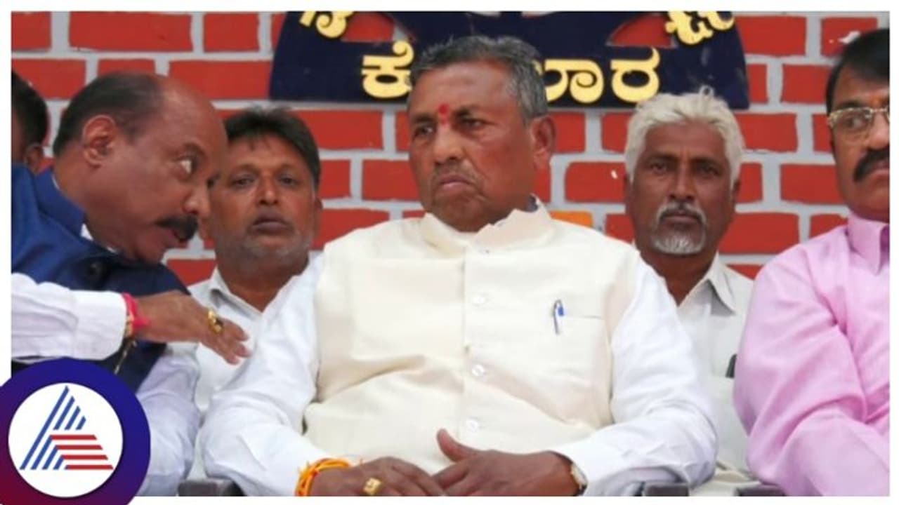 ಸಿದ್ದರಾಮಯ್ಯ ಗೆದ್ದ ಬಳಿಕ ಕ್ಷೇತ್ರದ ಜವಾಬ್ದಾರಿ ಯಾರು ನೋಡಿಕೊಳ್ತಾರೆ ಗೊತ್ತಿಲ್ಲ: ಕೆ.ಎಚ್ ಮುನಿಯಪ್ಪ