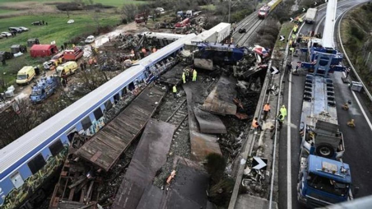 ಒಡಿಶಾ ತ್ರಿವಳಿ ರೈಲು ದುರಂತ: ಕೋರಮಂಡಲ್ ರೈಲಿನ ಚಾಲಕರ ಆರೋಗ್ಯ ಸ್ಥಿರ ಒಡಿಶಾ ತ್ರಿವಳಿ ರೈಲು ದುರಂತ: ಕೋರಮಂಡಲ್ ರೈಲಿನ ಚಾಲಕರ ಆರೋಗ್ಯ ಸ್ಥಿರ