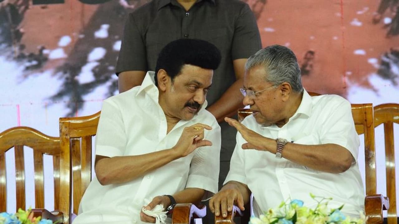 நாட்டிலேயே மத பிரச்சினை இல்லாத மாநிலங்களாக தமிழகம், கேரளா உள்ளன பினராயி பெருமிதம் நாட்டிலேயே மத பிரச்சினை இல்லாத மாநிலங்களாக தமிழகம், கேரளா உள்ளன பினராயி பெருமிதம்