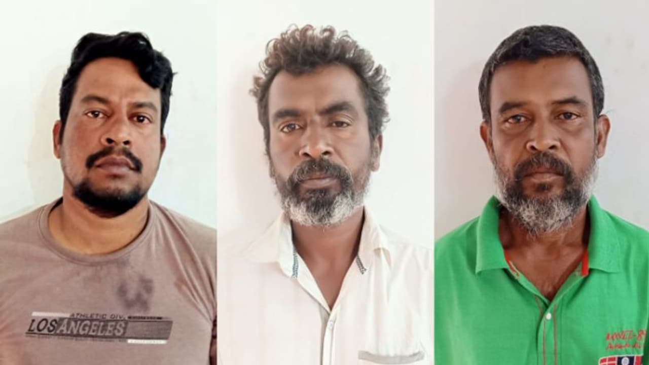 ഹൃദയാഘാതം മൂലം മരിച്ചെന്ന് നാട്ടുകാരോട്, പൊലീസെത്തിയപ്പോൾ ട്വിസ്റ്റ്; രമേശന്റെ മരണം കൊലപാതകം ഹൃദയാഘാതം മൂലം മരിച്ചെന്ന് നാട്ടുകാരോട്, പൊലീസെത്തിയപ്പോൾ ട്വിസ്റ്റ്; രമേശന്റെ മരണം കൊലപാതകം