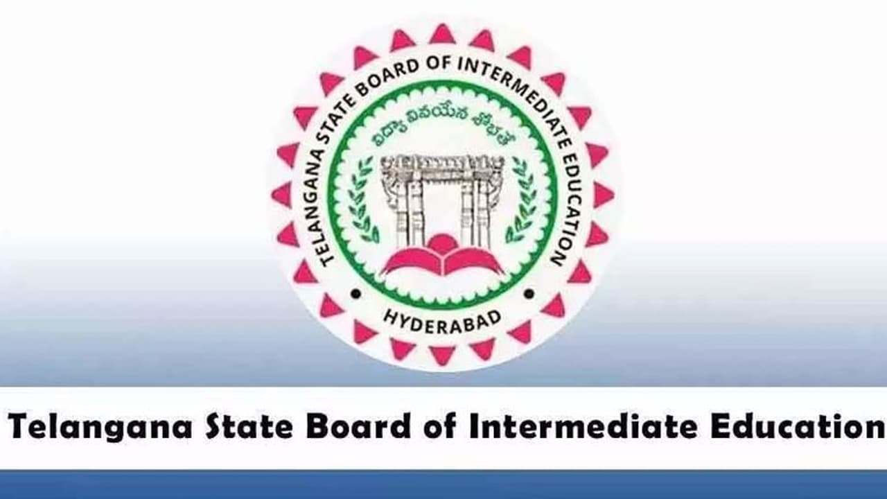 తెలంగాణ : ఇంటర్ హాల్ టికెట్స్ విడుదల.. ఎలా, ఎక్కడ డౌన్ లోడ్ చేసుకోవాలంటే... తెలంగాణ : ఇంటర్ హాల్ టికెట్స్ విడుదల.. ఎలా, ఎక్కడ డౌన్ లోడ్ చేసుకోవాలంటే...