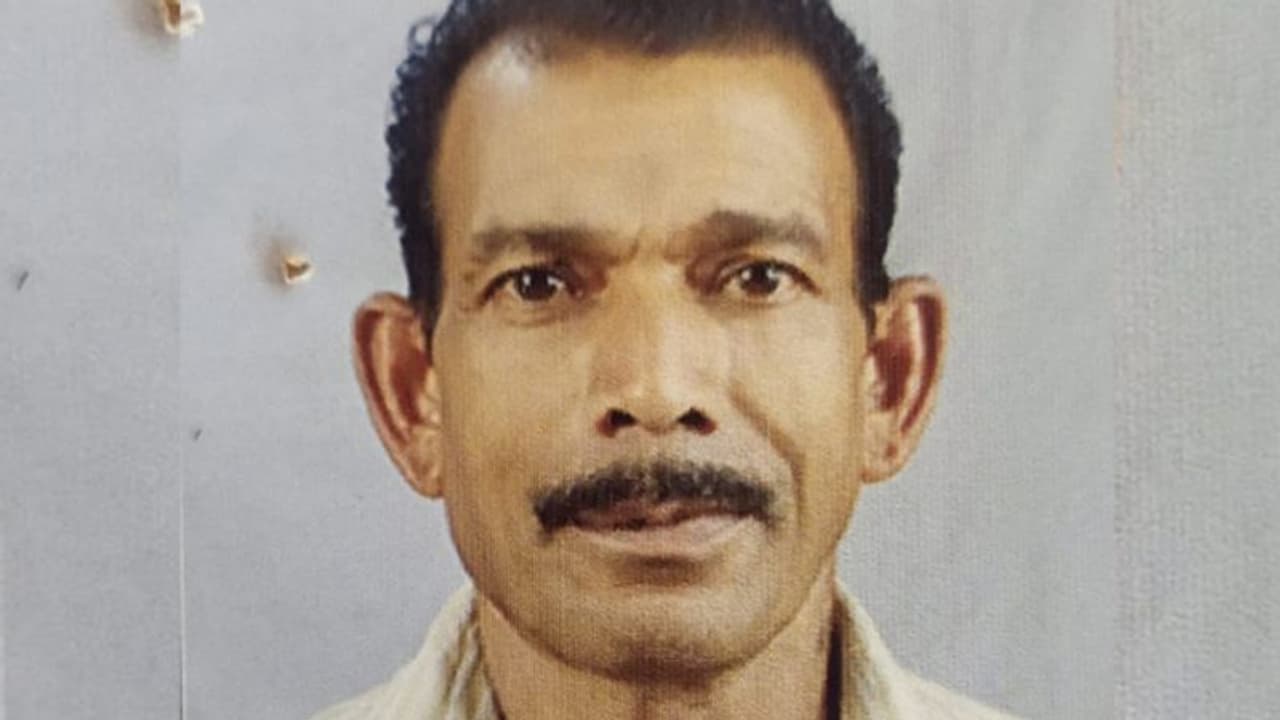 ചന്ദന മരങ്ങൾക്ക് കാവൽ നിന്ന ഫോറസ്റ്റ് വാച്ചർ കാട്ടിൽ അപകടത്തിൽ മരിച്ചു