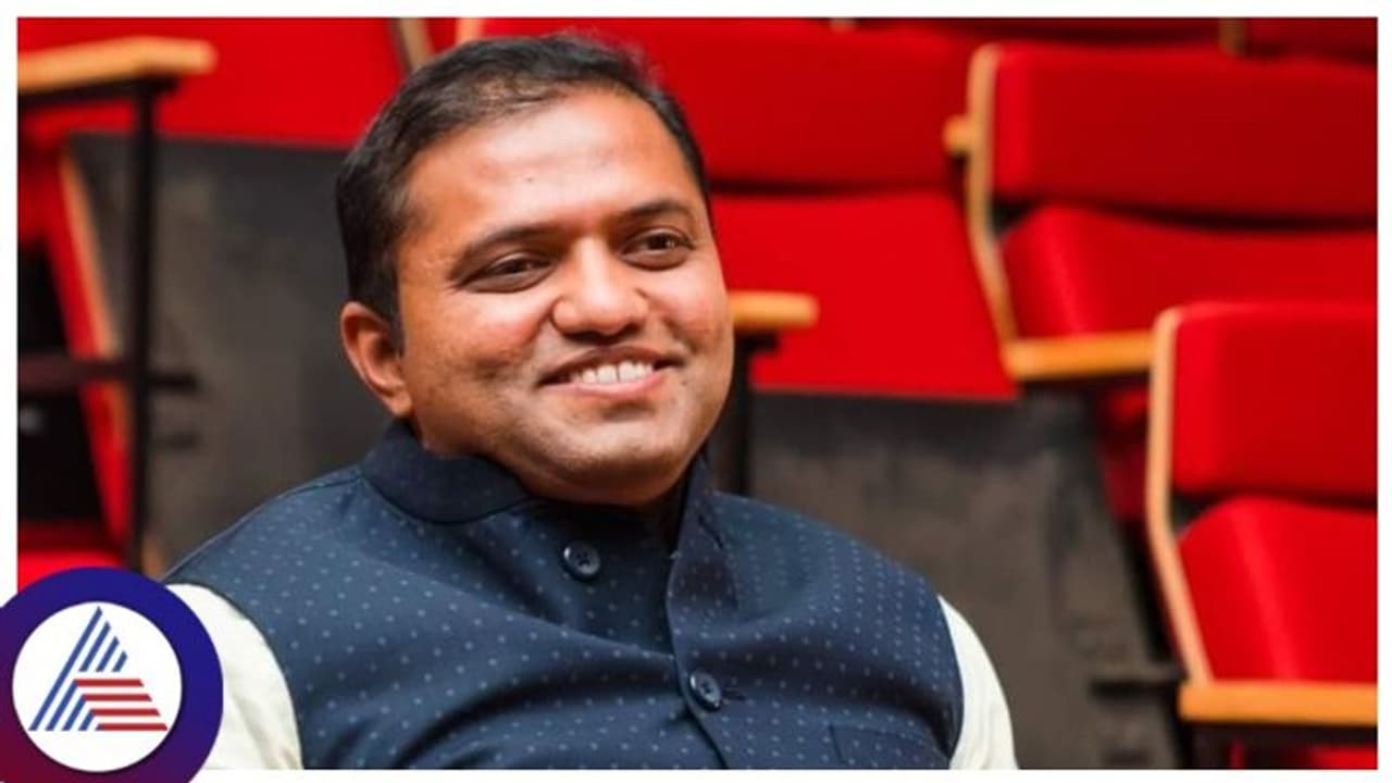 Lokayukta Raid Case: ಮಾಡಾಳ್ಗೆ ಲಂಚ ಕೊಡಲು ಬಂದಿದ್ದಾಗಿ ಇಬ್ಬರು ಖಾಸಗಿ ವ್ಯಕ್ತಿಗಳಿಂದ ತಪ್ಪೊಪ್ಪಿಗೆ! Lokayukta Raid Case: ಮಾಡಾಳ್ಗೆ ಲಂಚ ಕೊಡಲು ಬಂದಿದ್ದಾಗಿ ಇಬ್ಬರು ಖಾಸಗಿ ವ್ಯಕ್ತಿಗಳಿಂದ ತಪ್ಪೊಪ್ಪಿಗೆ!