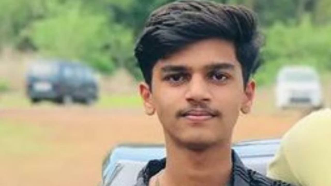 വൈകീട്ട് ഗ്രൗണ്ടിലെത്തി, കളിക്കാതെ മടങ്ങി; കാണാതായ മകനെ തിരഞ്ഞ് പോയ അച്ഛൻ കണ്ടത് ഹൃദയഭേദകമായ കാഴ്ച