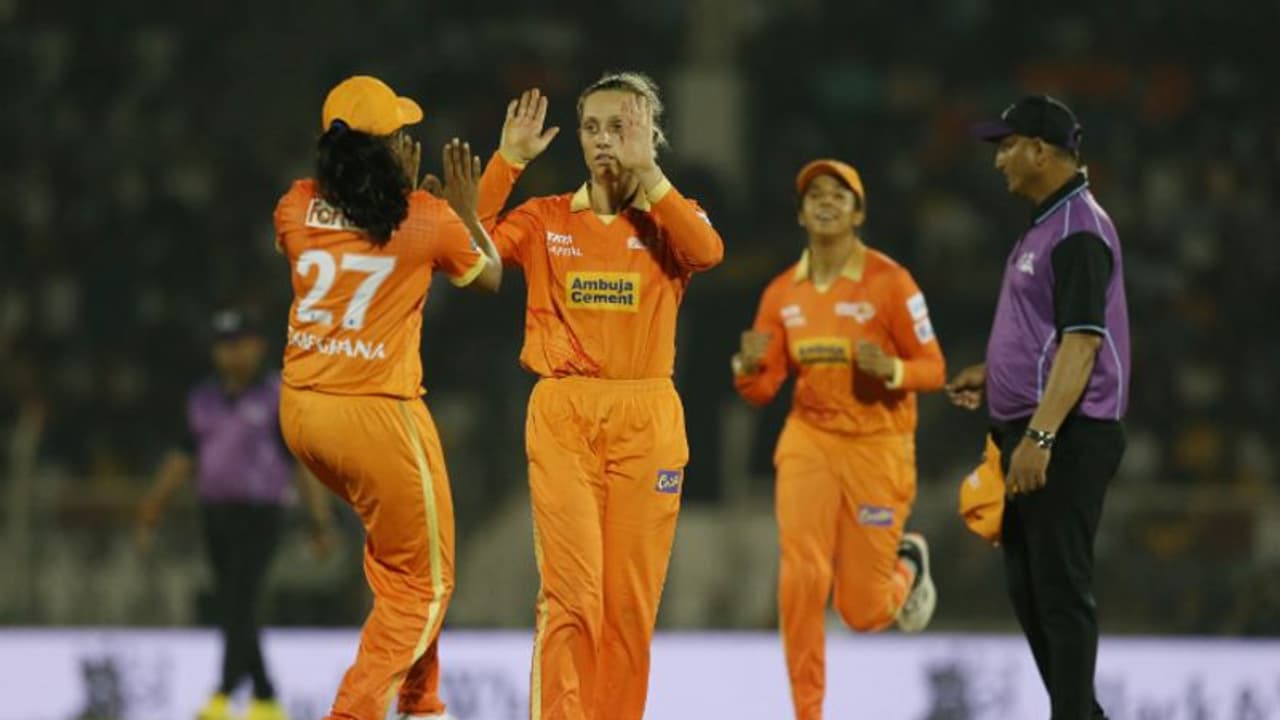 ഹീറ്റായി ഹീത്തർ നൈറ്റ്, പക്ഷേ പൊരുതിവീണ് ആർസിബി; ഗുജറാത്ത് ജയന്‍റ്സിന് ജയം 