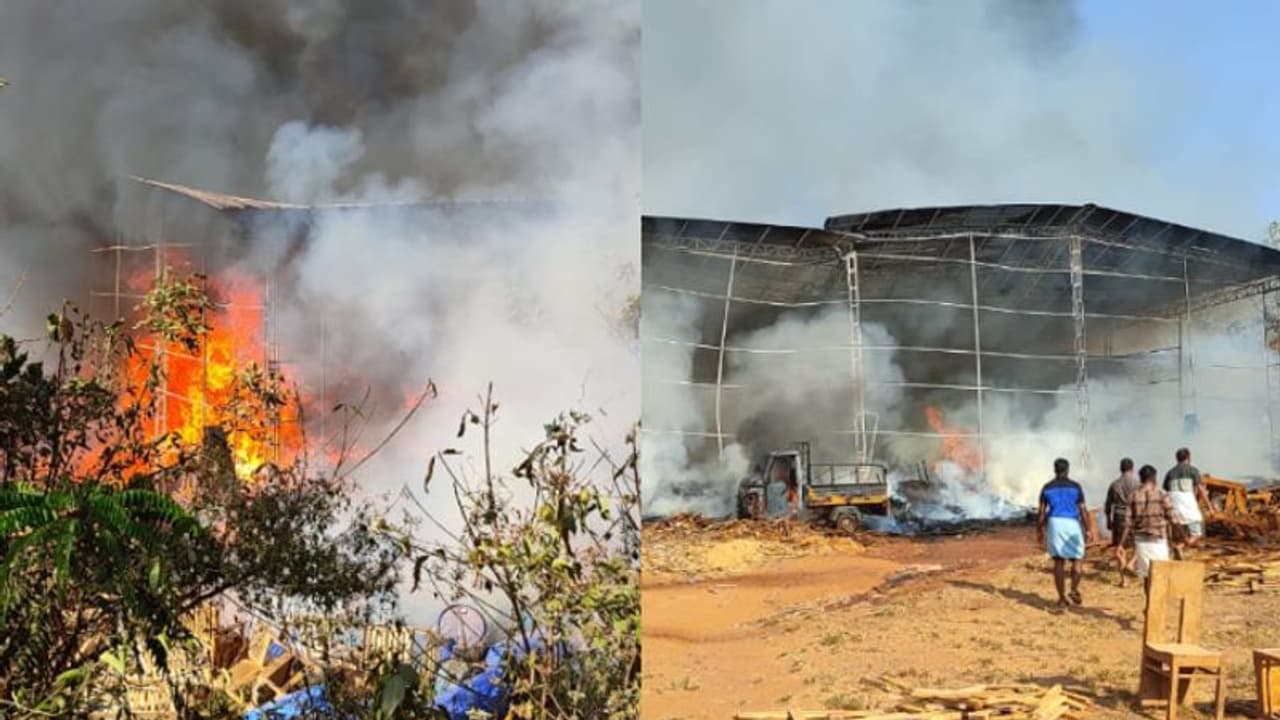 പ്രൈമര് മെഷീനില് ഷോര്ട്ട് സര്ക്യൂട്ട് ഒപ്പം മരത്തടിയും തിന്നറും; ഫർണിച്ചർ ശാല കത്തിയമര്ന്നു, 1 കോടി നഷ്ടം പ്രൈമര് മെഷീനില് ഷോര്ട്ട് സര്ക്യൂട്ട് ഒപ്പം മരത്തടിയും തിന്നറും; ഫർണിച്ചർ ശാല കത്തിയമര്ന്നു, 1 കോടി നഷ്ടം