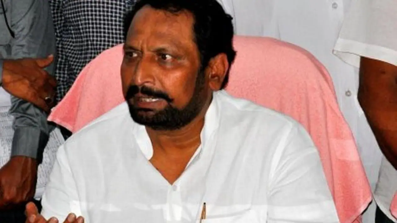 ಮಹೇಶ ಕುಮಟಳ್ಳಿ ಹಕ್ಕು ಚ್ಯುತಿ ಮಂಡಿಸಲಿ: ಶಾಸಕ ಲಕ್ಷ್ಮಣ ಸವದಿ ಸವಾಲು