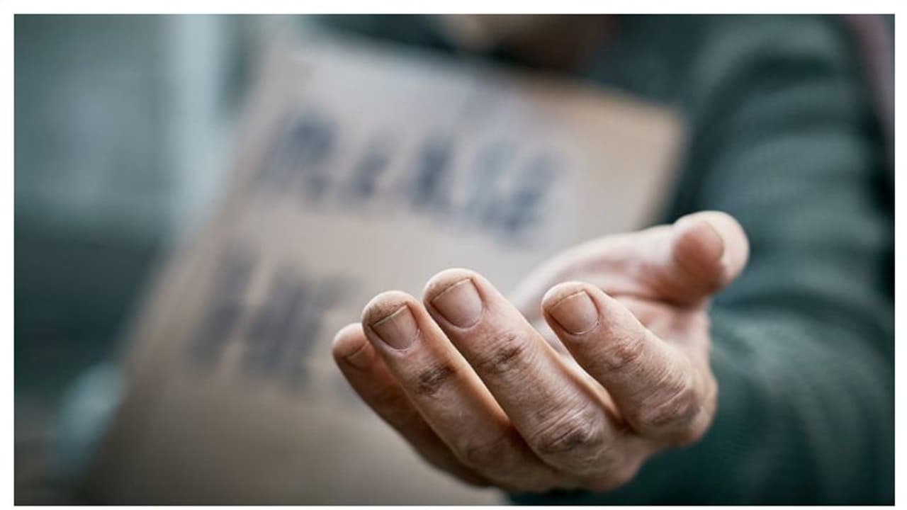 7 വർഷം മുമ്പ് കാണാതായ മകൻ ഭിക്ഷയാചിക്കുന്നു; അന്വേഷിച്ചു മടുത്ത അമ്മയുടെ മുന്നിലേക്ക് അപ്രതീക്ഷിതമായി അവനെത്തി