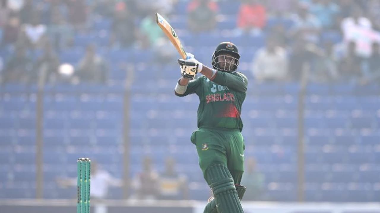 ഷാക്കിബിന്റെ ബംഗ്ലാ കടുവകള് ഇരമ്പി; ലോക ചാമ്പ്യന്മാരായ ഇംഗ്ലണ്ടിനെ അട്ടിമറിച്ചു! ഷാക്കിബിന്റെ ബംഗ്ലാ കടുവകള് ഇരമ്പി; ലോക ചാമ്പ്യന്മാരായ ഇംഗ്ലണ്ടിനെ അട്ടിമറിച്ചു!