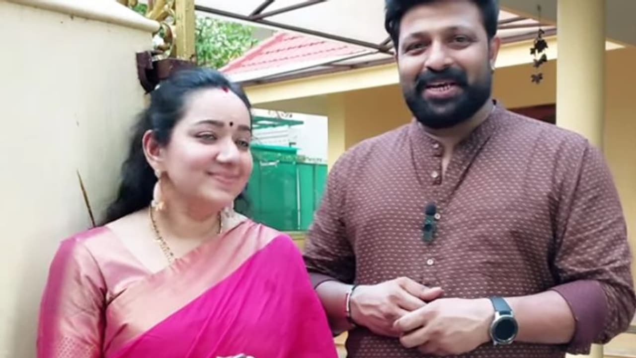 'ദൈവത്തിന്റെ സമ്മാനം'; കുഞ്ഞിന്റെ പേര് വെളിപ്പെടുത്തി ടോഷും ചന്ദ്രയും