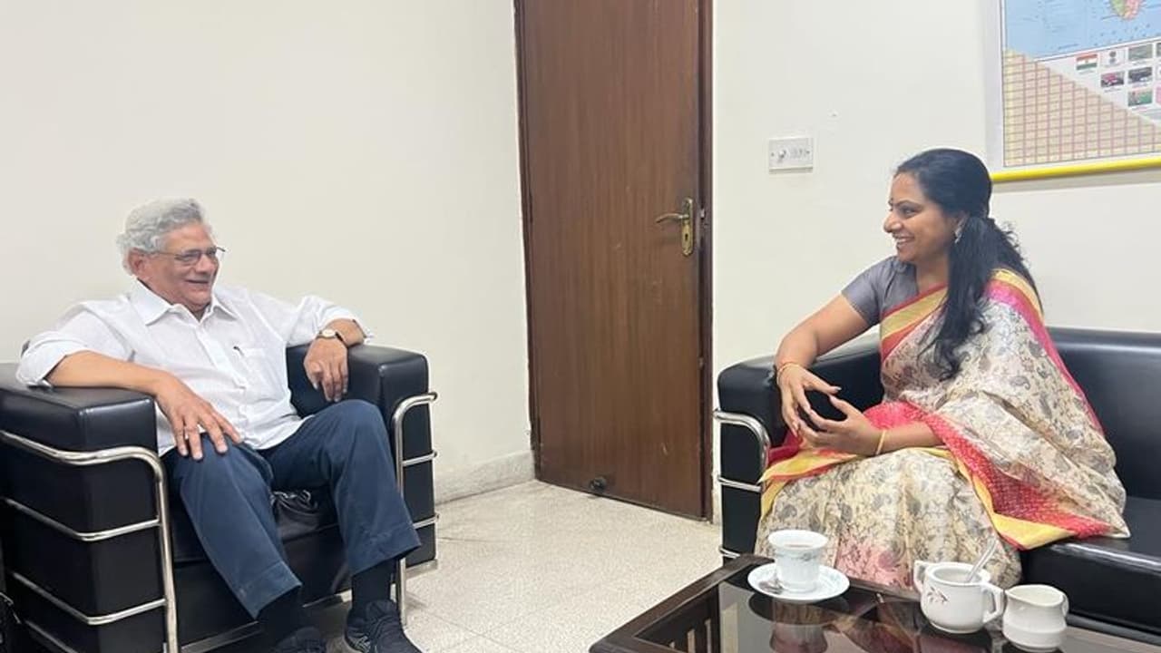 ఢిల్లీలో కవిత బిజిబిజీ.. సీతారాం ఏచూరితో భేటీ, రేపటి దీక్షకు రావాల్సిందిగా ఆహ్వానం ఢిల్లీలో కవిత బిజిబిజీ.. సీతారాం ఏచూరితో భేటీ, రేపటి దీక్షకు రావాల్సిందిగా ఆహ్వానం