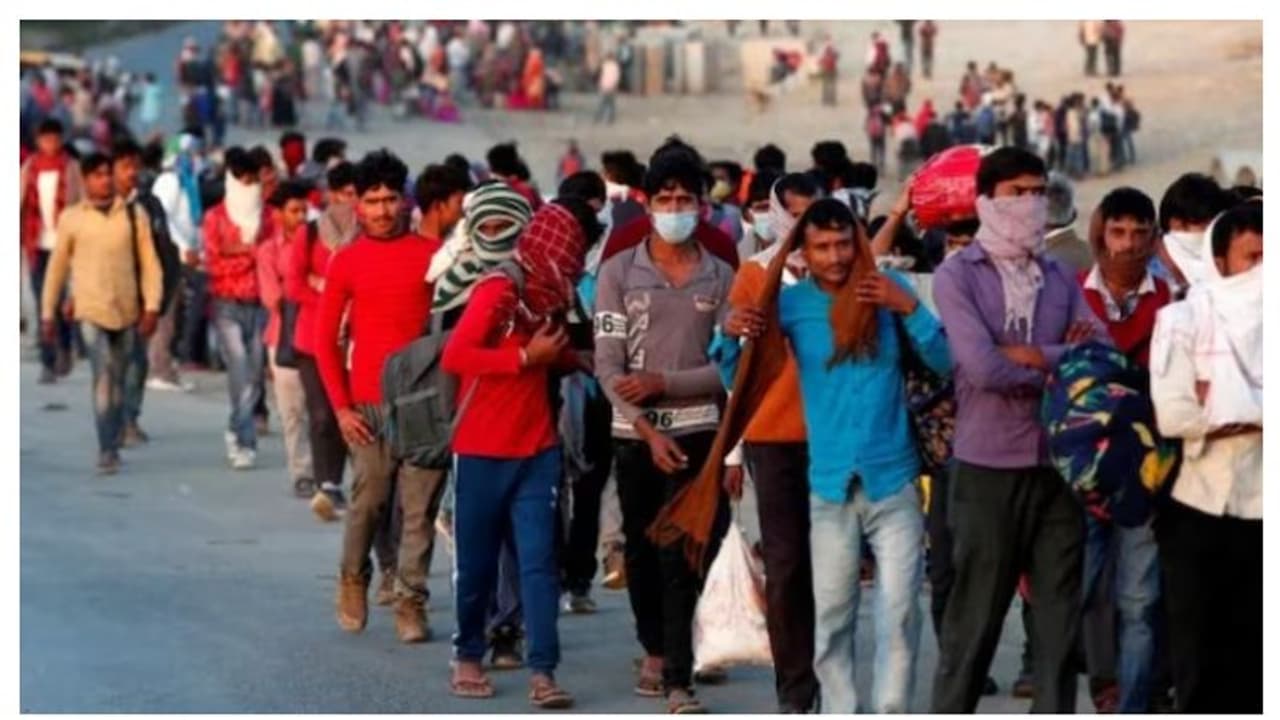 ഉത്തരേന്ത്യക്കാർക്ക് നേരെ തമിഴ്നാട്ടിൽ ആക്രമണമെന്ന പ്രചാരണം പൊളിഞ്ഞു; ഒടുവിൽ കൊലയാളി പിടിയിൽ ഉത്തരേന്ത്യക്കാർക്ക് നേരെ തമിഴ്നാട്ടിൽ ആക്രമണമെന്ന പ്രചാരണം പൊളിഞ്ഞു; ഒടുവിൽ കൊലയാളി പിടിയിൽ