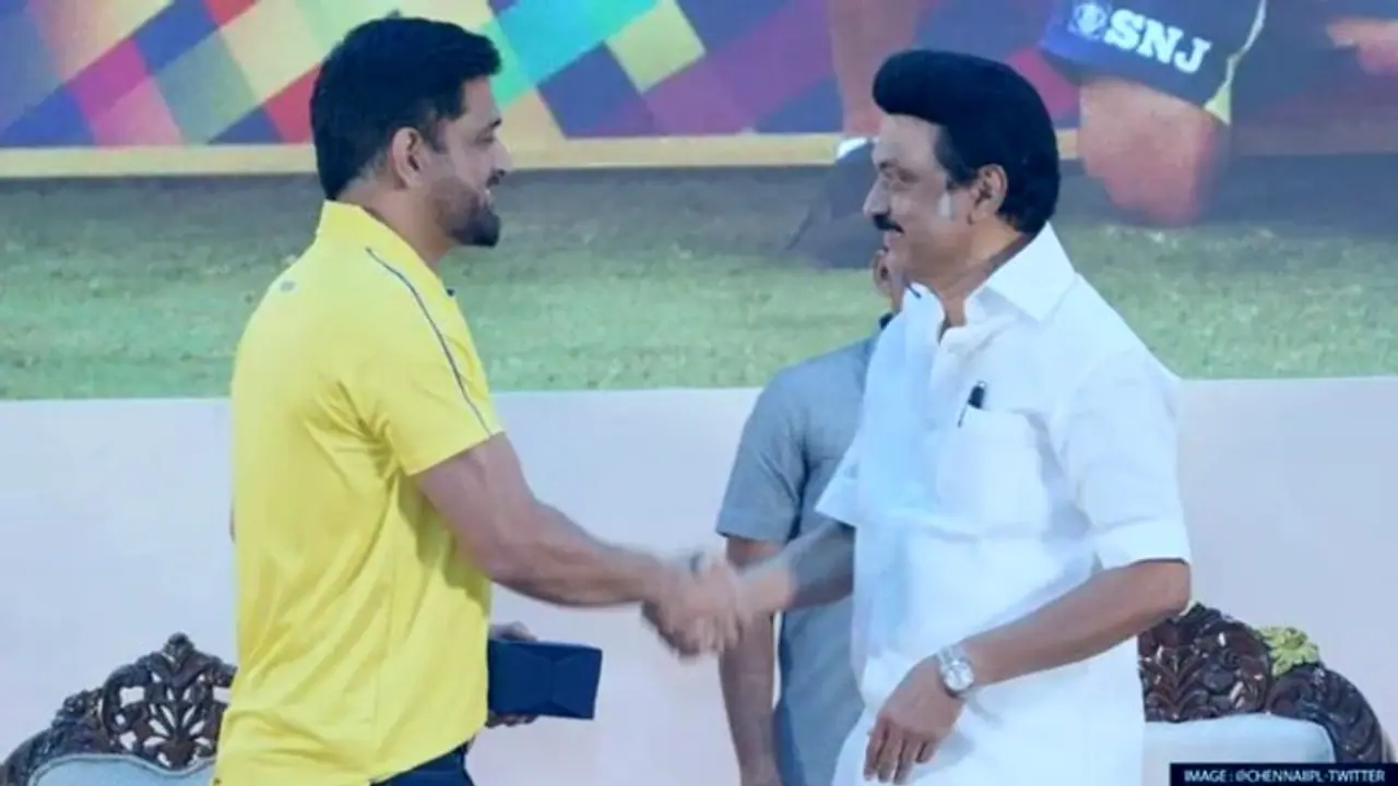 சேப்பாக்கம் கேலரியை திறந்து வைக்கும் முதல்வர் மு.க.ஸ்டாலின், எம்.எஸ்.தோனி: இப்பவே ரெடியான சிஎஸ்கே ஃபேன்ஸ்! சேப்பாக்கம் கேலரியை திறந்து வைக்கும் முதல்வர் மு.க.ஸ்டாலின், எம்.எஸ்.தோனி: இப்பவே ரெடியான சிஎஸ்கே ஃபேன்ஸ்!