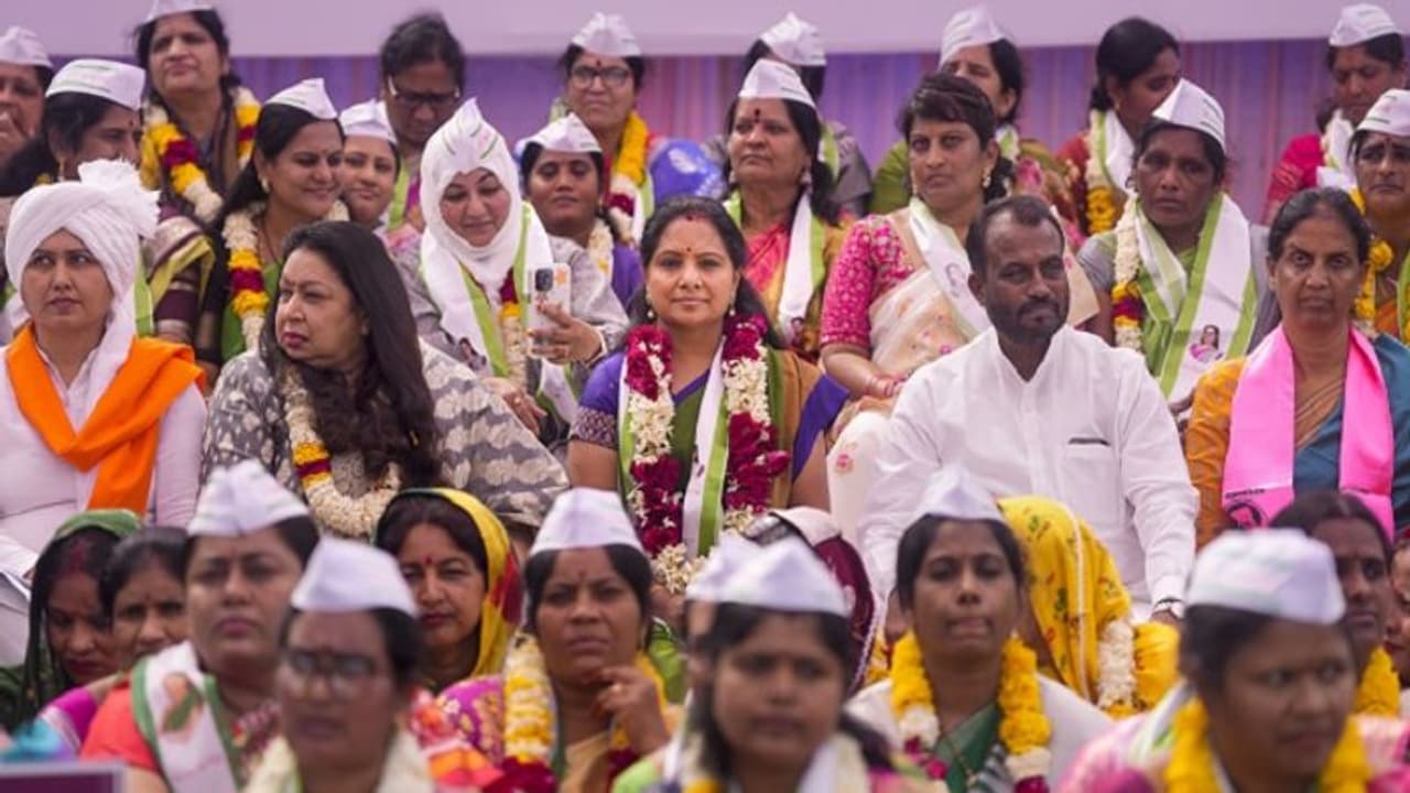 'Women's Reservation Bill is important': BRS MLC K Kavitha holds hunger strike at Jantar Mantar in Delhi 'Women's Reservation Bill is important': BRS MLC K Kavitha holds hunger strike at Jantar Mantar in Delhi