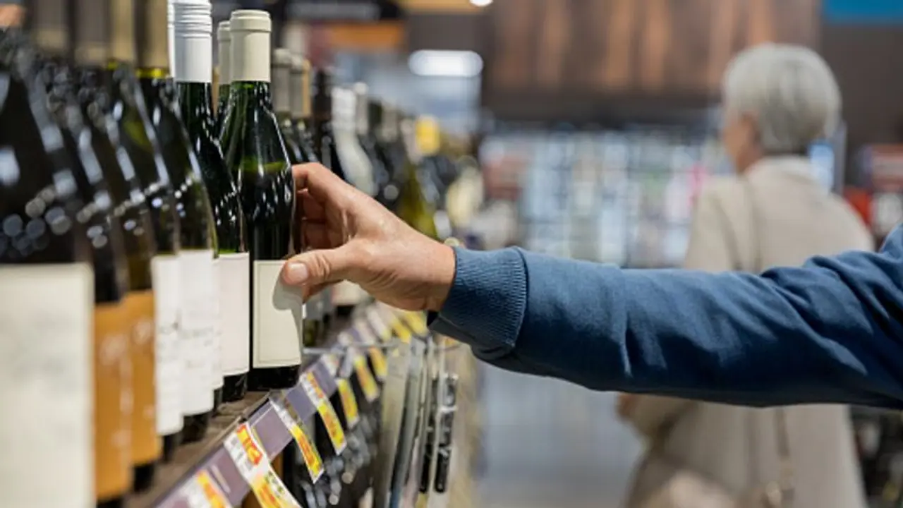 ദില്ലിയില്‍ മദ്യം കൊണ്ട് ആറാട്ട്; ഹോളിക്കിടെ ദില്ലിക്കാർ കുടിച്ചു തീർത്തത് 58.8 കോടിയുടെ മദ്യം