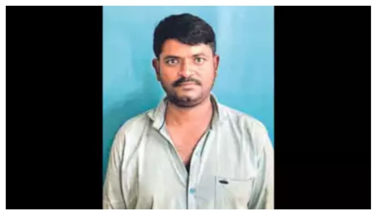 ഭാര്യയുടെ ലിവ് ഇൻ പാർട്ട്ണർക്കും സുഹൃത്തിനും നേരെ ഭർത്താവ് ആസിഡ് എറിഞ്ഞു, ഗുരുതര പരിക്ക് ഭാര്യയുടെ ലിവ് ഇൻ പാർട്ട്ണർക്കും സുഹൃത്തിനും നേരെ ഭർത്താവ് ആസിഡ് എറിഞ്ഞു, ഗുരുതര പരിക്ക്