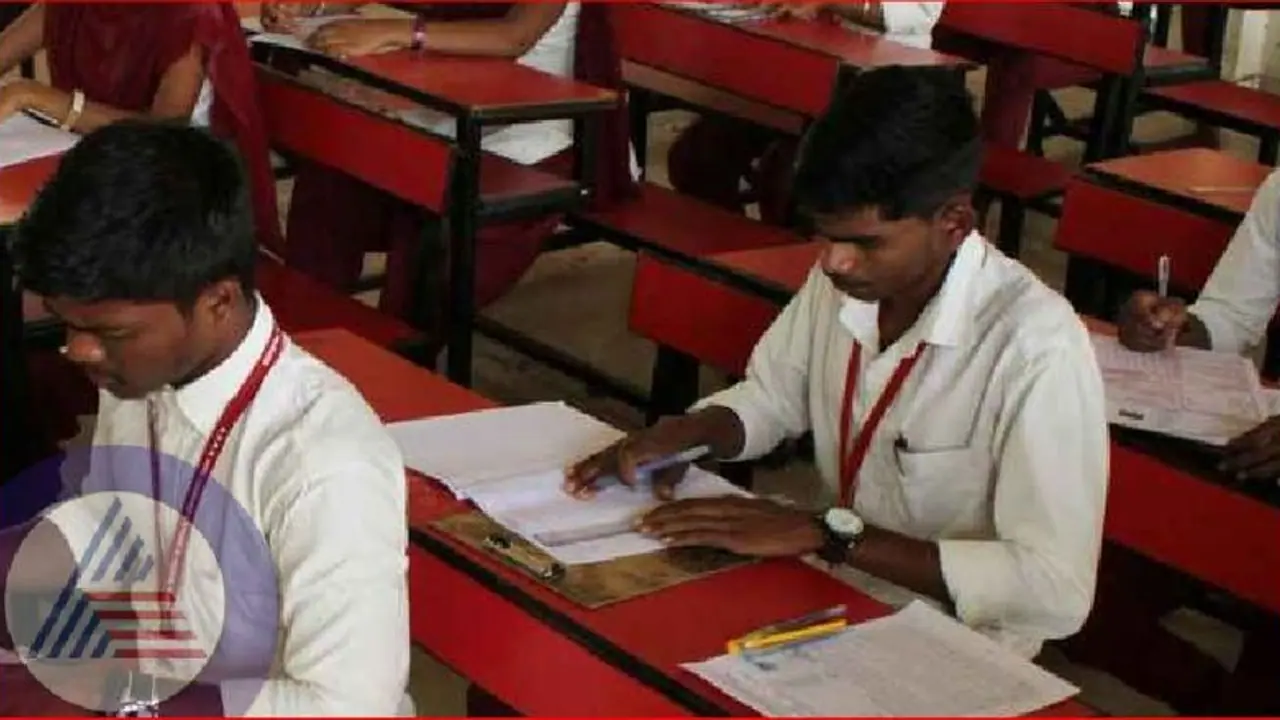 ಬಳ್ಳಾರಿ: ಪರೀಕ್ಷೆ ಬರೆಯಲು ಕೇಂದ್ರಕ್ಕೆ ಬಂದು ವಾಪಸ್ ಹೋದ 39 ವಿದ್ಯಾರ್ಥಿಗಳು ಬಳ್ಳಾರಿ: ಪರೀಕ್ಷೆ ಬರೆಯಲು ಕೇಂದ್ರಕ್ಕೆ ಬಂದು ವಾಪಸ್ ಹೋದ 39 ವಿದ್ಯಾರ್ಥಿಗಳು