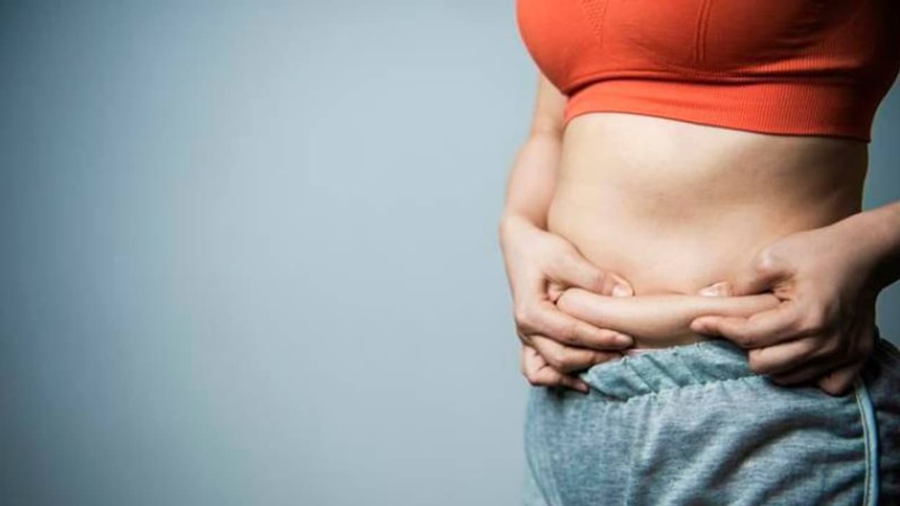 അടിവയറ്റിലെ കൊഴുപ്പിനെ പുറംതള്ളാന് കഴിക്കാം അടുക്കളയില് സ്ഥിരമുള്ള ഈ ഭക്ഷണങ്ങള്... അടിവയറ്റിലെ കൊഴുപ്പിനെ പുറംതള്ളാന് കഴിക്കാം അടുക്കളയില് സ്ഥിരമുള്ള ഈ ഭക്ഷണങ്ങള്...