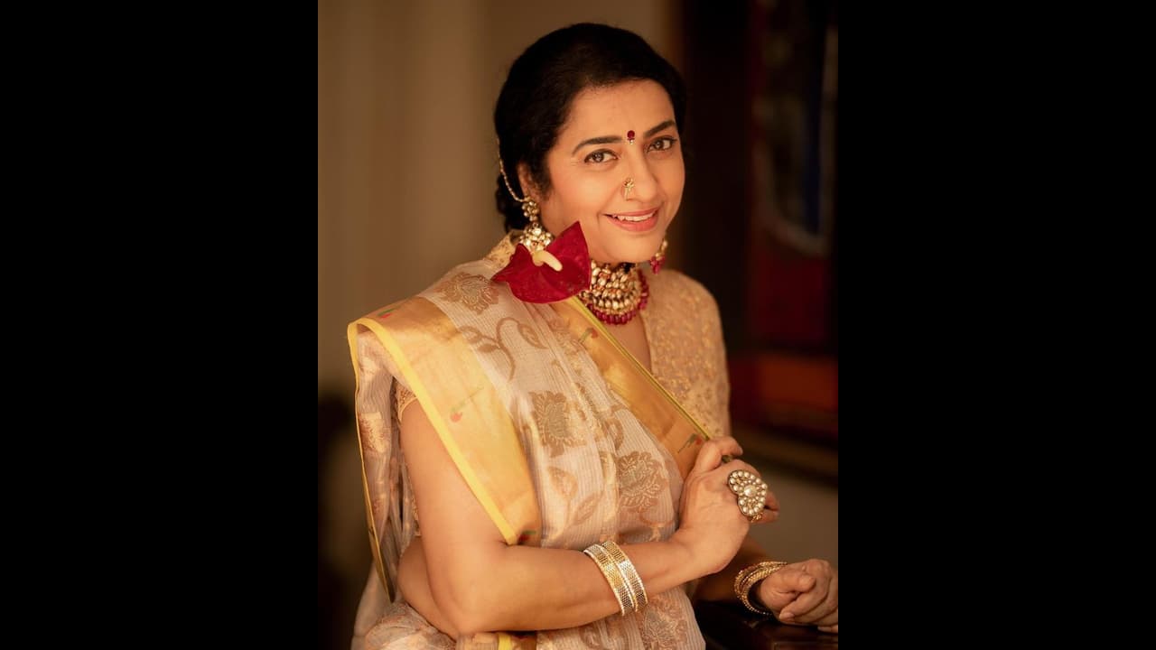 ನಟಿ ಸುಹಾಸಿನಿ: ನಟನೆ ಆರಂಭದಲ್ಲಿ ನಾನೂ ಸಮಸ್ಯೆ ಎದುರಿಸಿದ್ದೇನೆ, ನಾನು ಮಾಡಿದ್ದೇ ಬೇರೆ! ನಟಿ ಸುಹಾಸಿನಿ: ನಟನೆ ಆರಂಭದಲ್ಲಿ ನಾನೂ ಸಮಸ್ಯೆ ಎದುರಿಸಿದ್ದೇನೆ, ನಾನು ಮಾಡಿದ್ದೇ ಬೇರೆ!