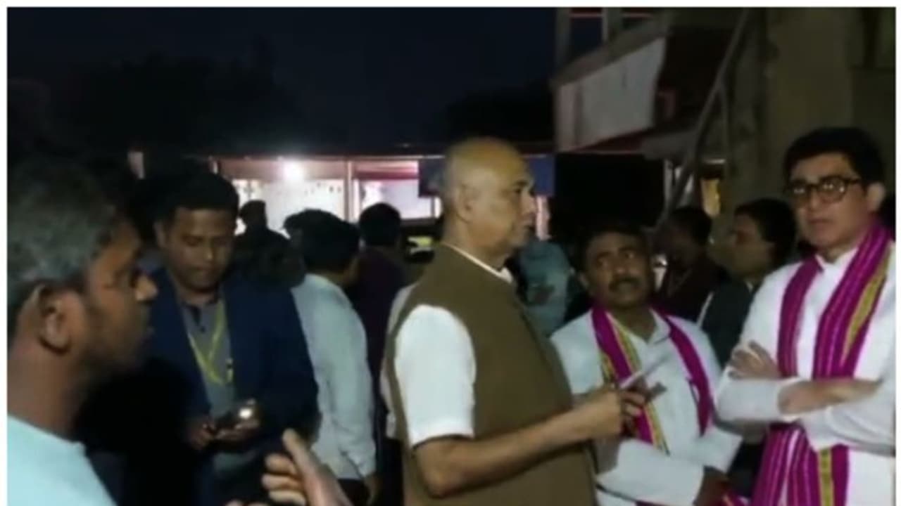 ത്രിപുര സന്ദർശനം : സിപിഎം കോൺഗ്രസ് പ്രതിനിധി സംഘത്തെ ആക്രമിക്കാൻ ശ്രമിച്ചെന്ന് പരാതി ത്രിപുര സന്ദർശനം : സിപിഎം കോൺഗ്രസ് പ്രതിനിധി സംഘത്തെ ആക്രമിക്കാൻ ശ്രമിച്ചെന്ന് പരാതി