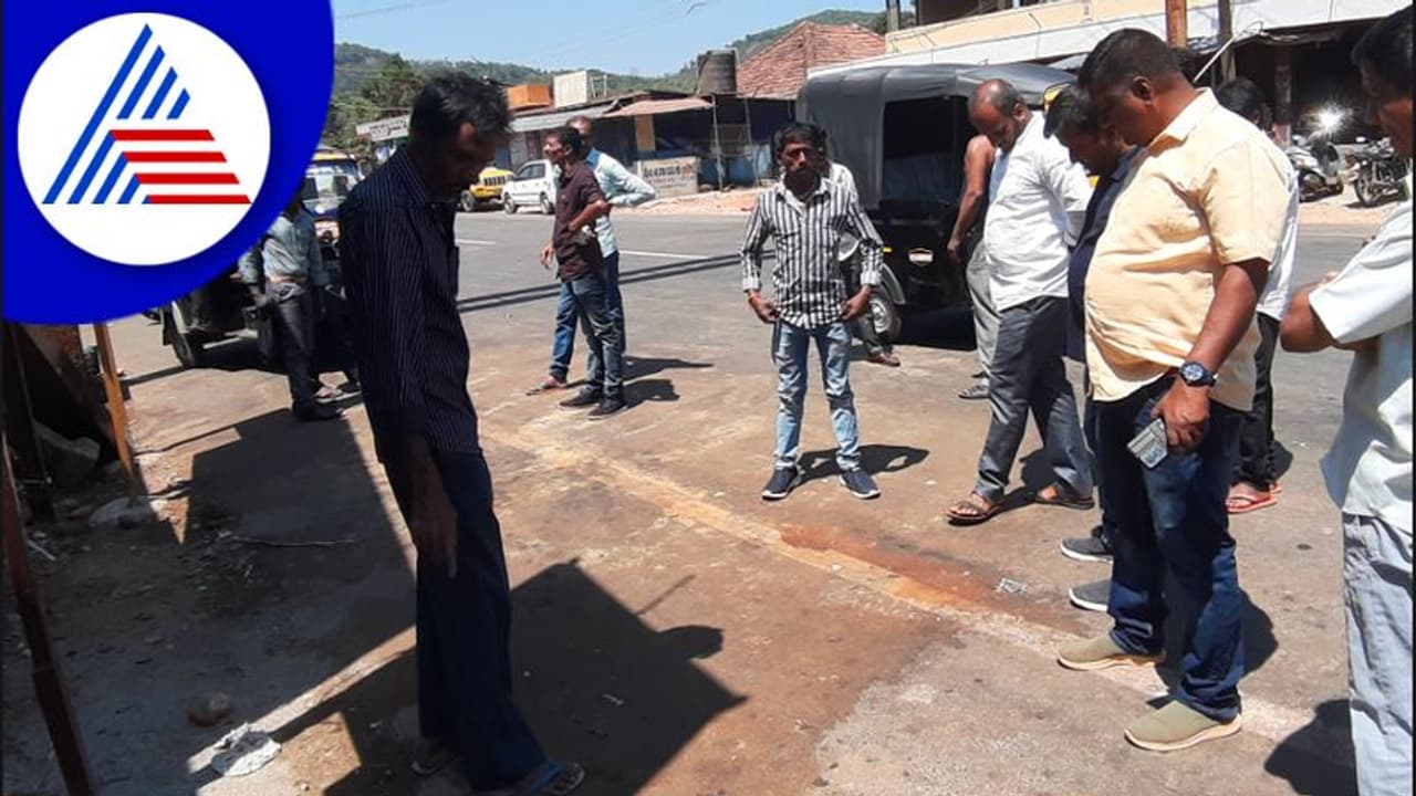 ಕೊಟ್ಟಿಗೆಹಾರ ಮುಖ್ಯ ವೃತ್ತದಲ್ಲಿ ರಕ್ತದ ಕಲೆ ಯಾರದ್ದು? ಸಿಸಿ ಕ್ಯಾಮೆರಾ ನಿಷ್ಕ್ರಿಯ ಘಟನೆ ನಿಗೂಢ! ಕೊಟ್ಟಿಗೆಹಾರ ಮುಖ್ಯ ವೃತ್ತದಲ್ಲಿ ರಕ್ತದ ಕಲೆ ಯಾರದ್ದು? ಸಿಸಿ ಕ್ಯಾಮೆರಾ ನಿಷ್ಕ್ರಿಯ ಘಟನೆ ನಿಗೂಢ!