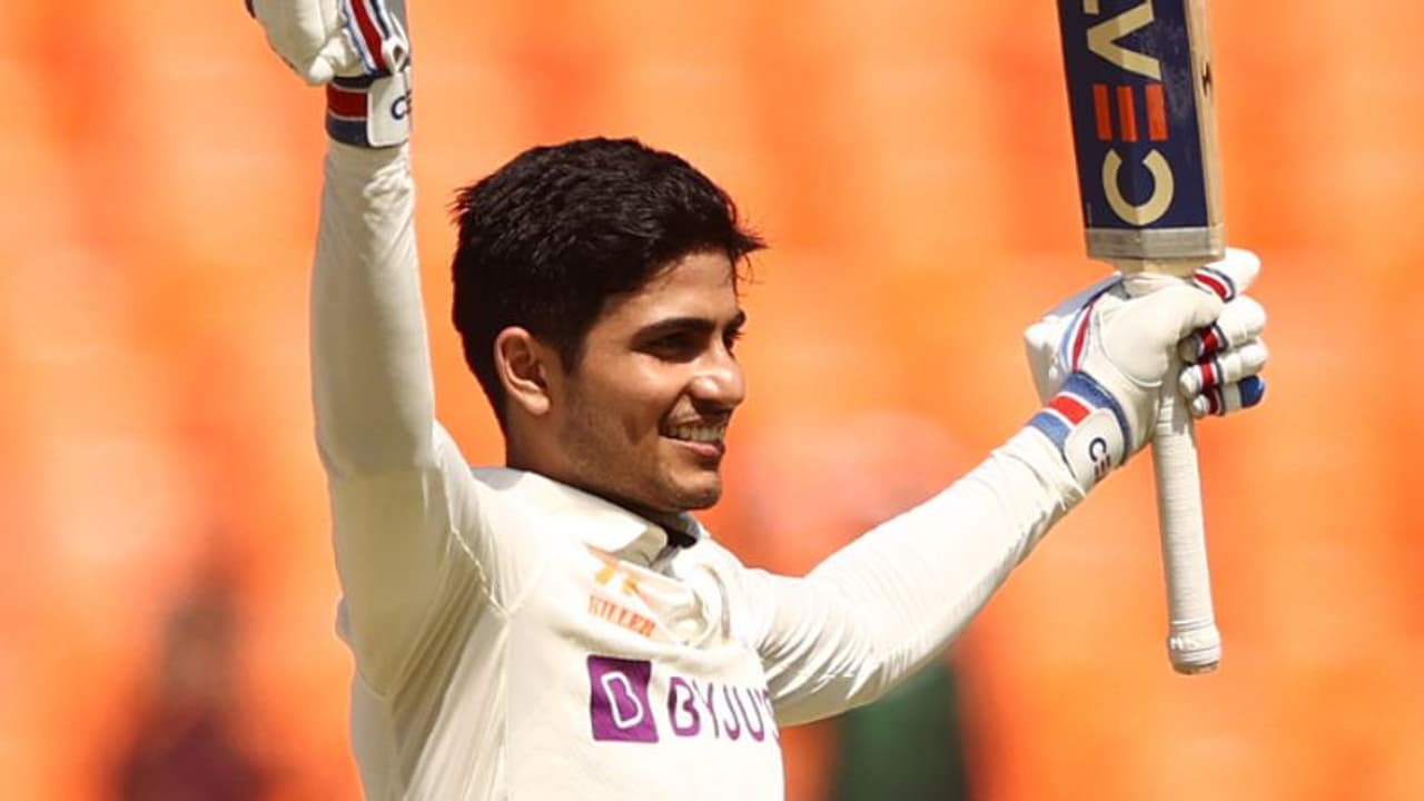 അത്യപൂര്വ റെക്കോര്ഡുമായി ഗില്; അതും സ്റ്റാര്ക്കിനെതിരെ അത്യപൂര്വ റെക്കോര്ഡുമായി ഗില്; അതും സ്റ്റാര്ക്കിനെതിരെ