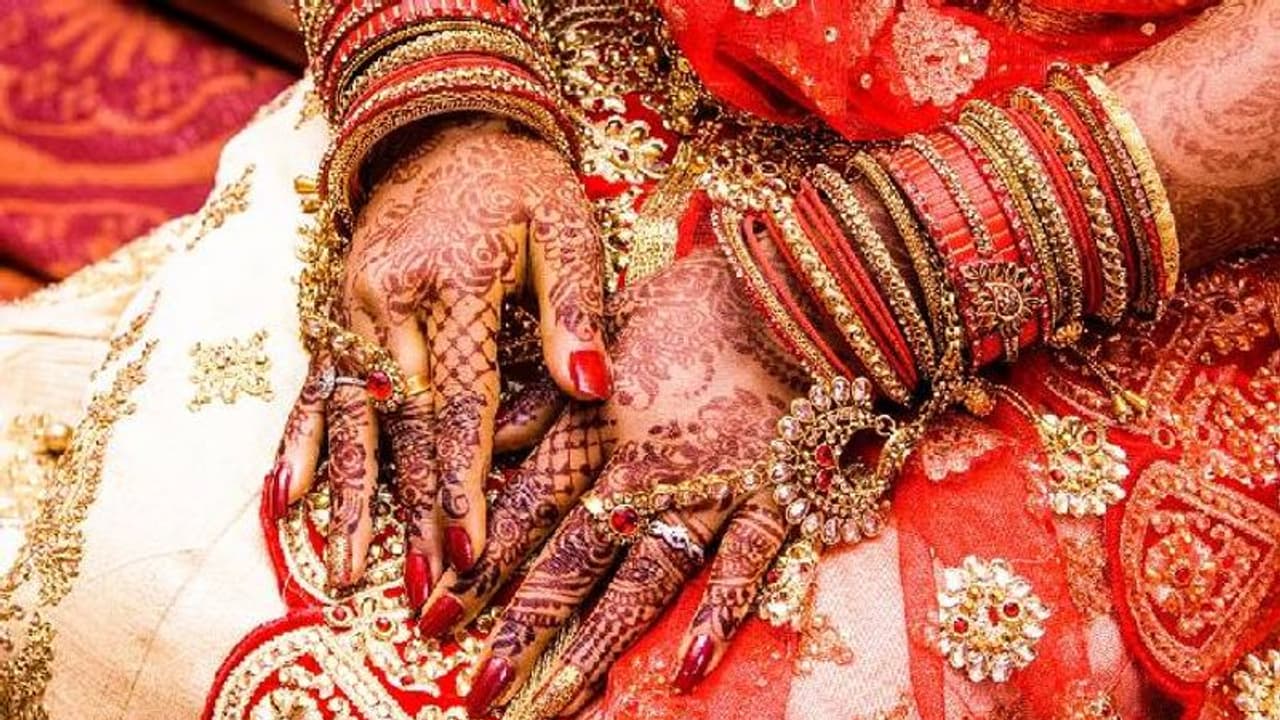 Relationship Tips : ಮದುವೆಯಾದ್ರೆ ಹೆಚ್ಚು ಕಾಲ ಬದುಕ್ತಿರಾ ನೋಡಿ! Relationship Tips : ಮದುವೆಯಾದ್ರೆ ಹೆಚ್ಚು ಕಾಲ ಬದುಕ್ತಿರಾ ನೋಡಿ!