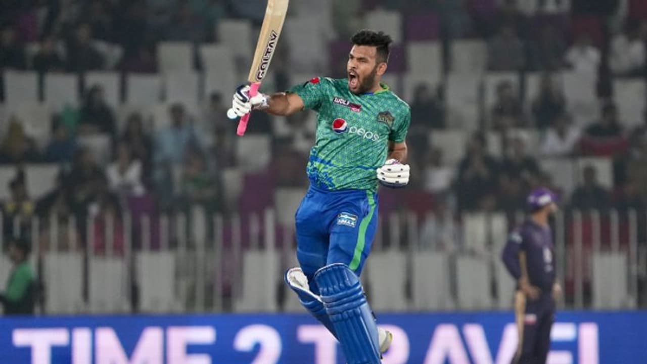 PSL 2023: உஸ்மான் கான் காட்டடி சதம்.. 20 ஓவரில் 262 ரன்களை குவித்து முல்தான் சுல்தான்ஸ் அணி அபார சாதனை PSL 2023: உஸ்மான் கான் காட்டடி சதம்.. 20 ஓவரில் 262 ரன்களை குவித்து முல்தான் சுல்தான்ஸ் அணி அபார சாதனை