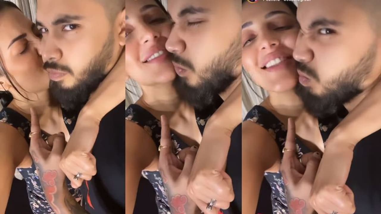 Shruti Haasan: ప్రియుడితో శృతి హాసన్ రొమాన్స్... సోషల్ మీడియాను షేక్ చేస్తున్న ప్రైవేట్ వీడియో! Shruti Haasan: ప్రియుడితో శృతి హాసన్ రొమాన్స్... సోషల్ మీడియాను షేక్ చేస్తున్న ప్రైవేట్ వీడియో!