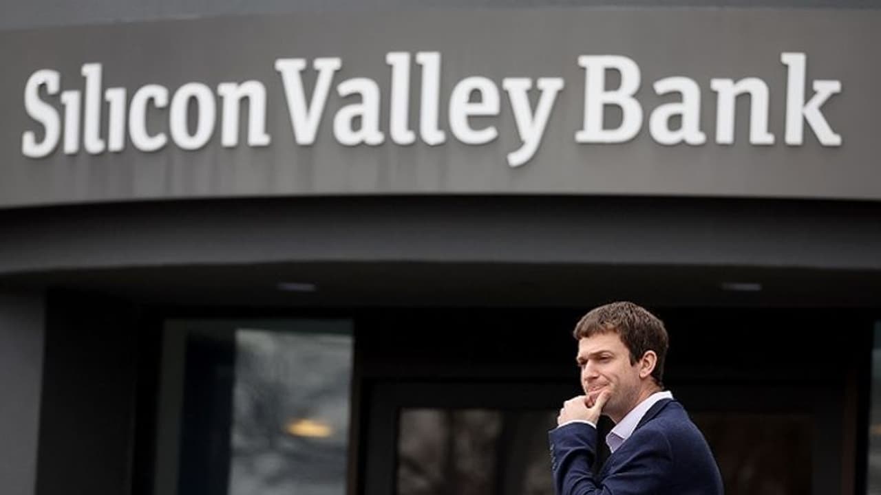 ಅಮೆರಿಕದ ಬ್ಯಾಂಕ್‌ ಪತನದಿಂದ 1 ಲಕ್ಷ ಉದ್ಯೋಗ ನಷ್ಟ..? ಭಾರತದ ಸ್ಟಾರ್ಟಪ್‌ಗಳ ನೆರವಿಗೆ ಸಜ್ಜಾದ ಕೆಂದ್ರ ಸರ್ಕಾರ