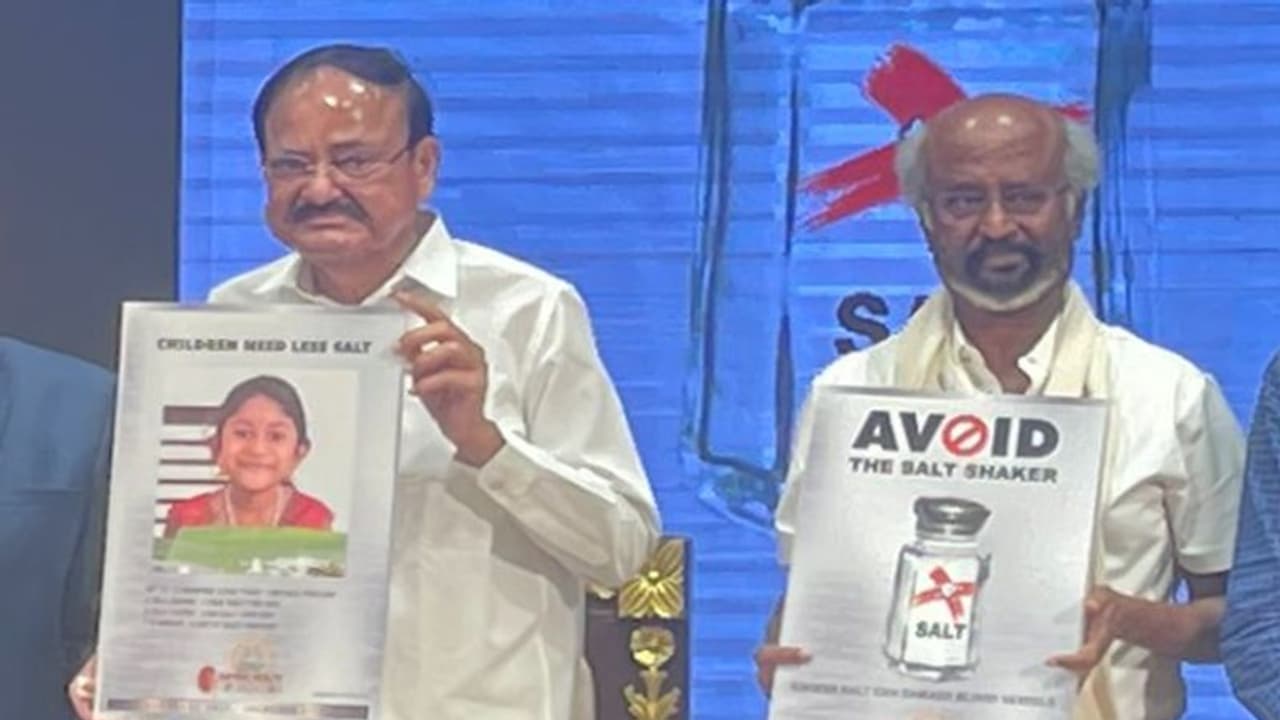 వెంకయ్య నాయుడును ఉప రాష్ట్రపతి చేసినప్పుడు కలత చెందాను.. రజినీకాంత్ కీలక వ్యాఖ్యలు.. వెంకయ్య నాయుడును ఉప రాష్ట్రపతి చేసినప్పుడు కలత చెందాను.. రజినీకాంత్ కీలక వ్యాఖ్యలు..