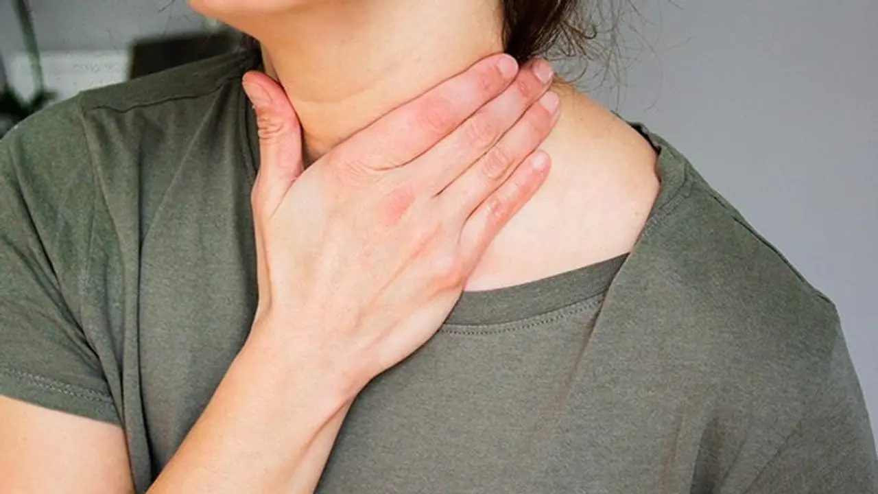 Are you having sore throat due to changing weather? Here are 7 easy home remedies to heal fast Are you having sore throat due to changing weather? Here are 7 easy home remedies to heal fast