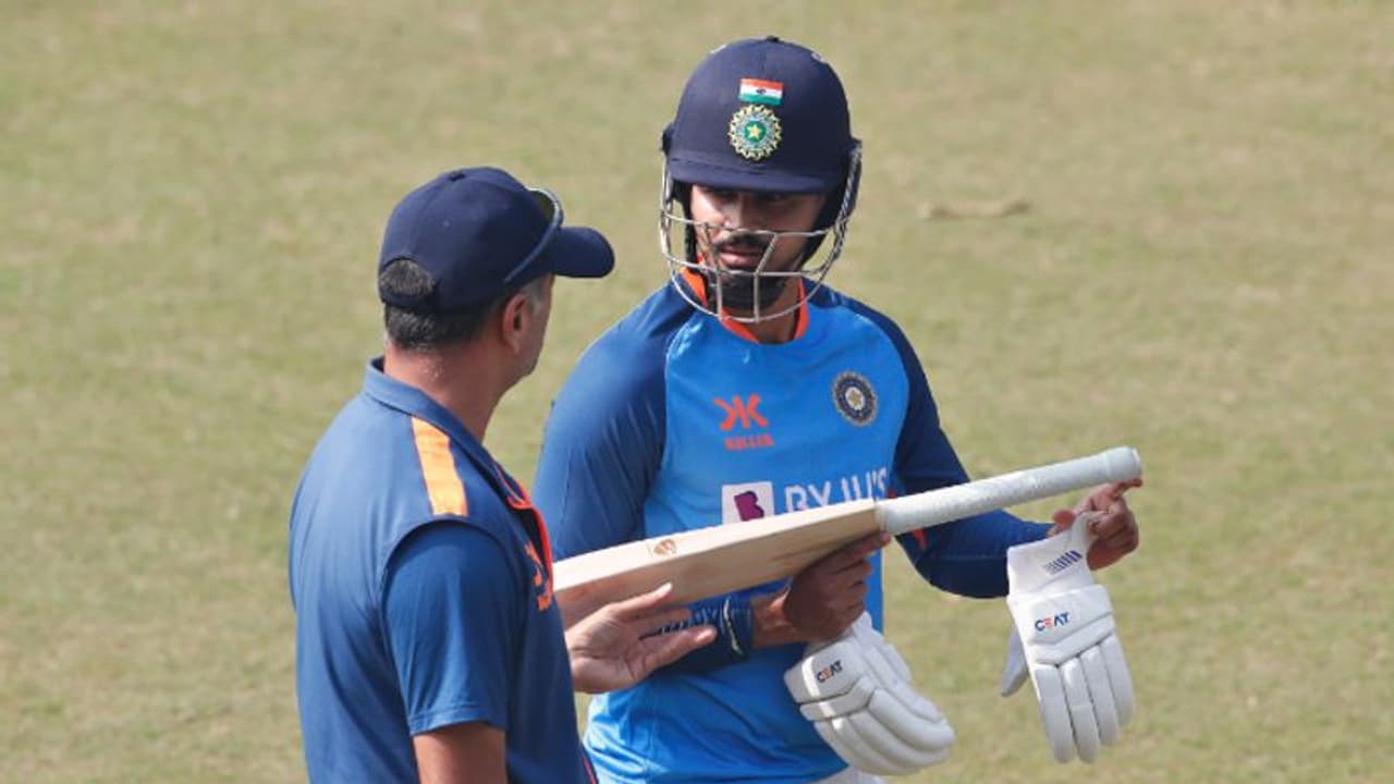 തിരിച്ചുവരവിനെ കുറിച്ച് ഒരു സൂചനയുമില്ല; ബുമ്രയേക്കാള് വലിയ തലവേദനയായി ശ്രേയസ് അയ്യർ തിരിച്ചുവരവിനെ കുറിച്ച് ഒരു സൂചനയുമില്ല; ബുമ്രയേക്കാള് വലിയ തലവേദനയായി ശ്രേയസ് അയ്യർ