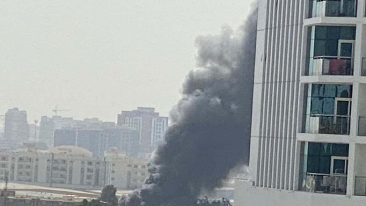 യുഎഇയിലെ വെയര്ഹൗസില് വന് തീപിടുത്തം യുഎഇയിലെ വെയര്ഹൗസില് വന് തീപിടുത്തം