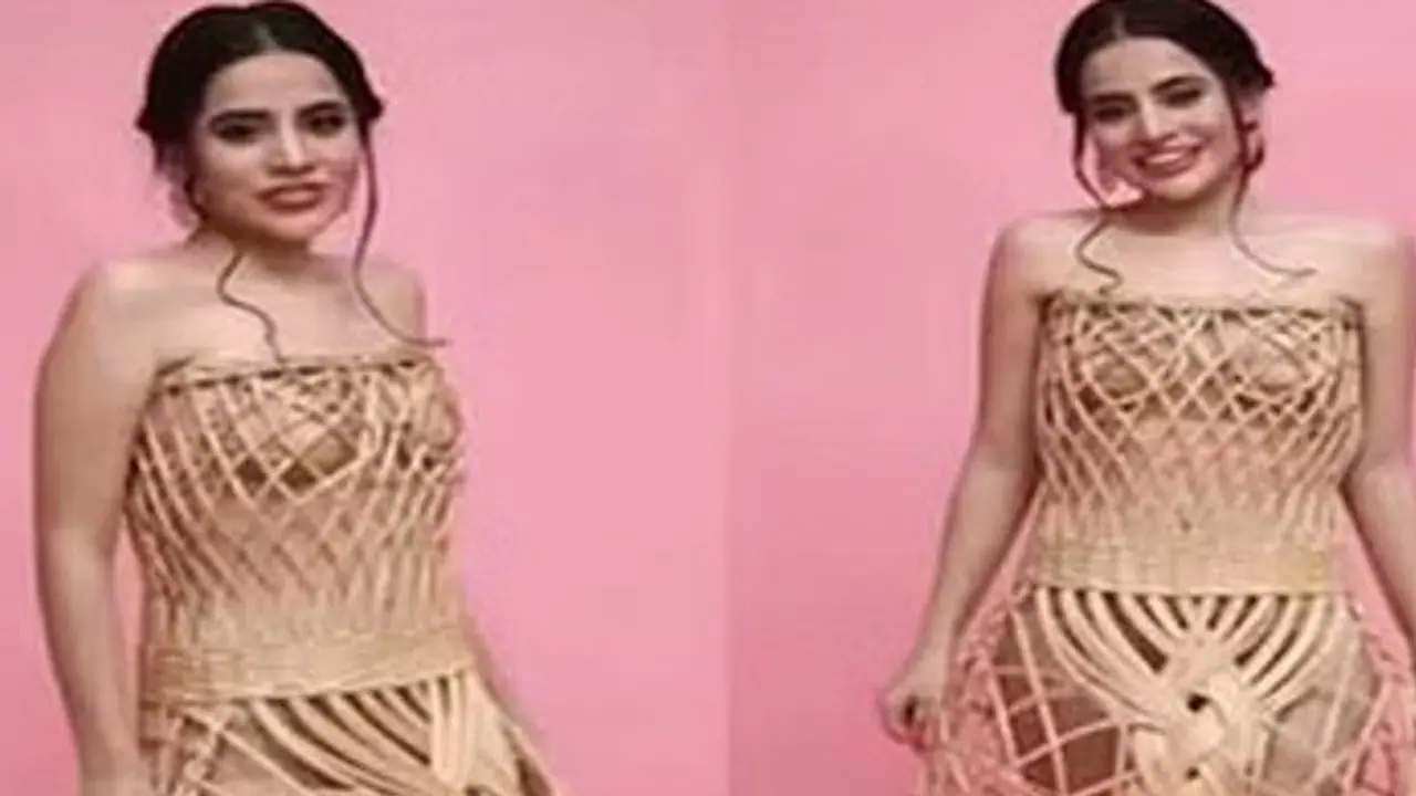 Viral video : ಬಿದಿರಿನಿಂದ ಮಾಡಿದ ಡ್ರೆಸ್ ನಲ್ಲಿ ಮಿಂಚಿದ ಉರ್ಫಿ ಜಾವೇದ್! Viral video : ಬಿದಿರಿನಿಂದ ಮಾಡಿದ ಡ್ರೆಸ್ ನಲ್ಲಿ ಮಿಂಚಿದ ಉರ್ಫಿ ಜಾವೇದ್!