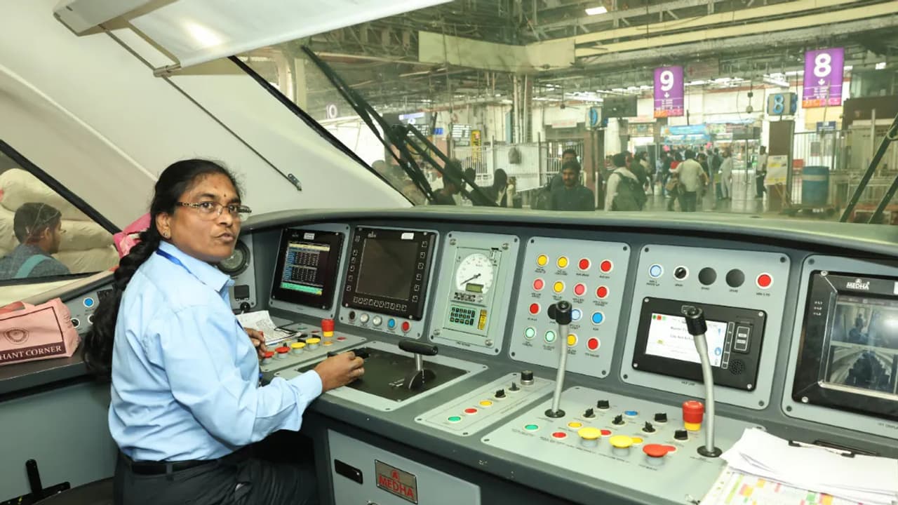 Surekha Yadav operates Vande Bharat Surekha Yadav operates Vande Bharat