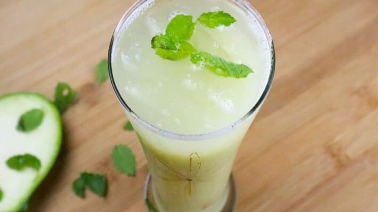 கொளுத்தும் வெயிலுக்கு இந்த மாதிரி மாங்காய் சர்பத் செய்து சாப்பிட்டு உடலை குளிர்ச்சியாக வைத்துக் கொள்ளுங்கள்! கொளுத்தும் வெயிலுக்கு இந்த மாதிரி மாங்காய் சர்பத் செய்து சாப்பிட்டு உடலை குளிர்ச்சியாக வைத்துக் கொள்ளுங்கள்!