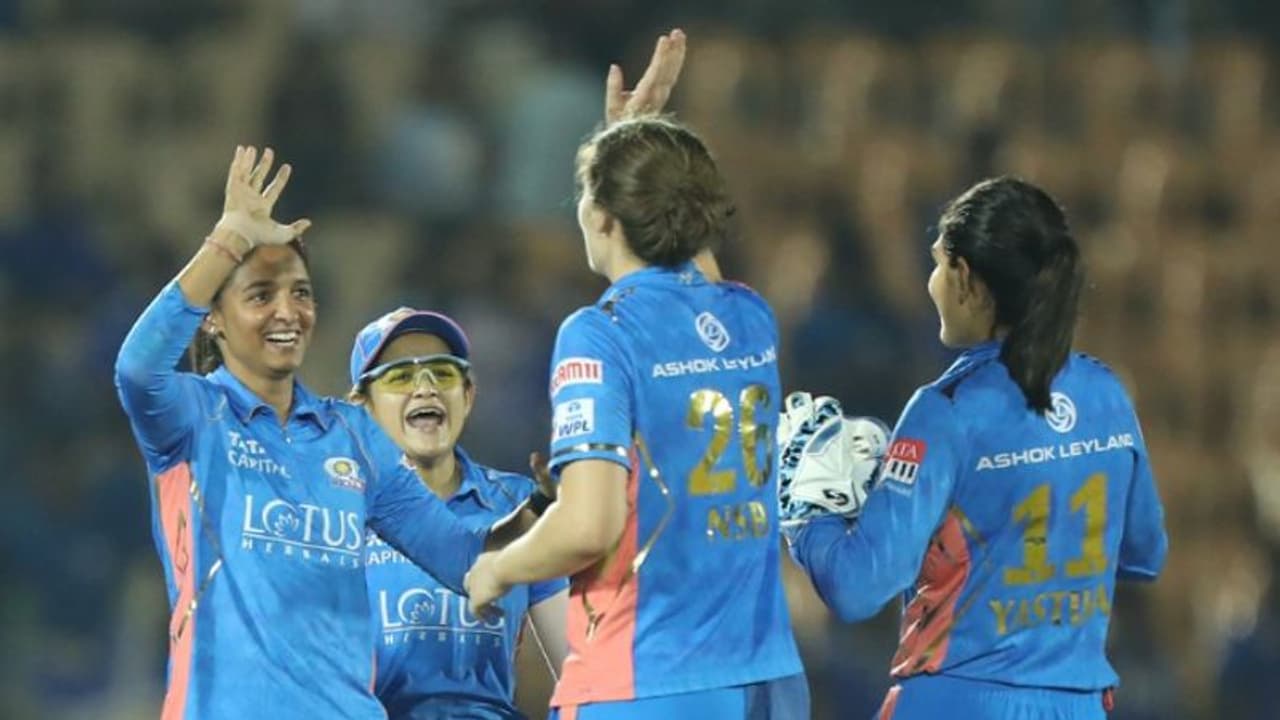 ராஜஸ்தான் ராயல்ஸைப் போன்று மும்பை இந்தியன்ஸ் பிளே ஆஃப் தகுதி வரலாற்று சாதனையில் டைட்டில் வின் பண்ணுமா?