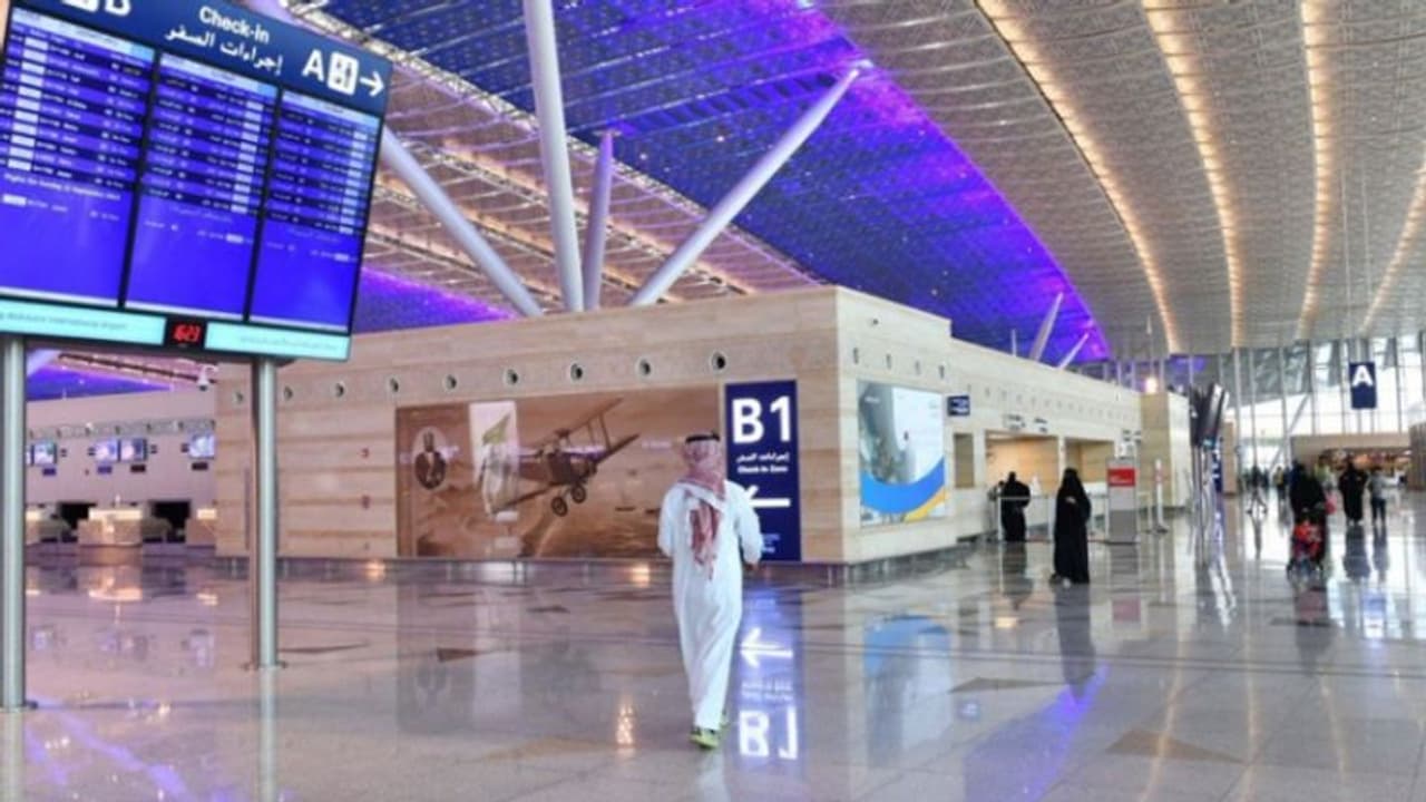 ഉംറ നിർവഹിച്ച് മടങ്ങുന്നതിനിടെ മലയാളി തീർത്ഥാടക എയർപോർട്ടിൽ കുഴഞ്ഞു വീണ് മരിച്ചു 