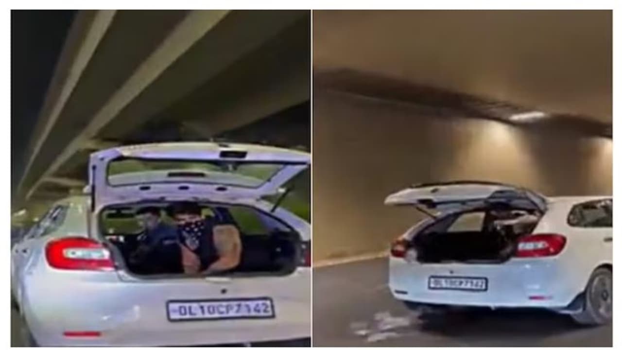 ഫർസി സ്റ്റൈൽ! ഓടുന്ന കാറിൽ നിന്ന് കറൻസി നോട്ടുകൾ റോഡിലേക്ക് വാരിയെറിഞ്ഞ് യുവാക്കൾ വീഡിയോ ഫർസി സ്റ്റൈൽ! ഓടുന്ന കാറിൽ നിന്ന് കറൻസി നോട്ടുകൾ റോഡിലേക്ക് വാരിയെറിഞ്ഞ് യുവാക്കൾ വീഡിയോ