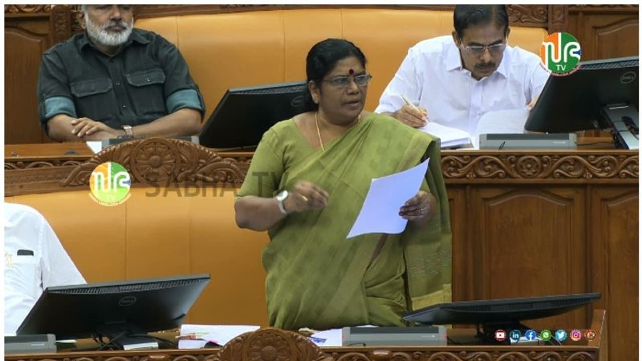 ചർമമുഴ വന്ന പശുക്കള്ക്ക് സൗജന്യ ചികിത്സ, കാലിത്തീറ്റയിലെ മായം തടയാൻ ബിൽ; നിയമസഭയിൽ മന്ത്രി ചർമമുഴ വന്ന പശുക്കള്ക്ക് സൗജന്യ ചികിത്സ, കാലിത്തീറ്റയിലെ മായം തടയാൻ ബിൽ; നിയമസഭയിൽ മന്ത്രി