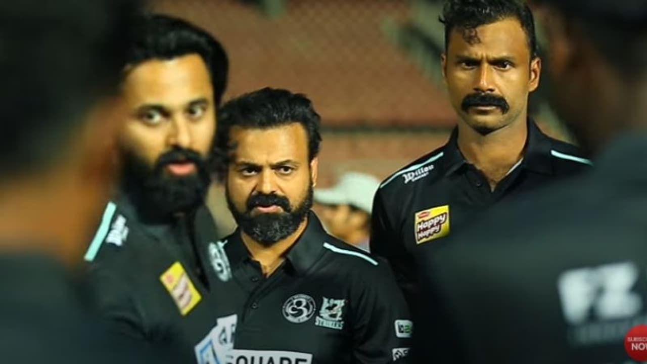 സിസിഎല് പോയിന്റ് ടേബിളില് ഏറ്റവും താഴെ കേരള സ്ട്രേക്കേഴ്സ്; എട്ട് ടീമുകളില് എട്ടാമത് സിസിഎല് പോയിന്റ് ടേബിളില് ഏറ്റവും താഴെ കേരള സ്ട്രേക്കേഴ്സ്; എട്ട് ടീമുകളില് എട്ടാമത്