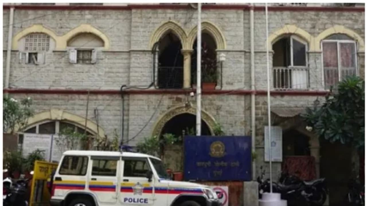 അമ്മയുടെ മൃതദേഹം അഴുകിയ നിലയിൽ പ്ലാസ്റ്റിക് ബാഗിൽ; 23കാരിയായ മകളെ ചോദ്യം ചെയ്തു, ലഭിച്ചത് ഞെട്ടിക്കുന്ന വിവരം അമ്മയുടെ മൃതദേഹം അഴുകിയ നിലയിൽ പ്ലാസ്റ്റിക് ബാഗിൽ; 23കാരിയായ മകളെ ചോദ്യം ചെയ്തു, ലഭിച്ചത് ഞെട്ടിക്കുന്ന വിവരം