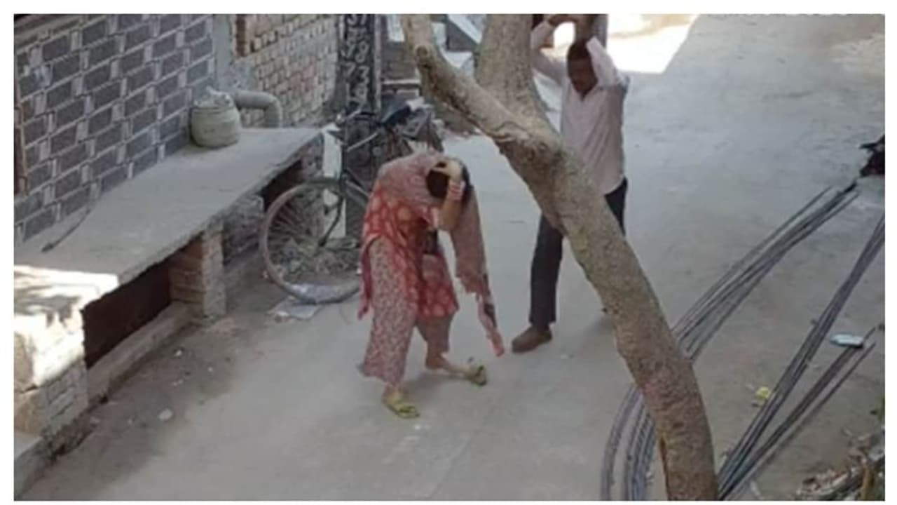 ജോലിക്ക് ശ്രമിച്ചു; മരുമകളെ ഇഷ്ടിക കൊണ്ട് തലയ്ക്കടിച്ച് ഭർതൃ പിതാവ് ജോലിക്ക് ശ്രമിച്ചു; മരുമകളെ ഇഷ്ടിക കൊണ്ട് തലയ്ക്കടിച്ച് ഭർതൃ പിതാവ്