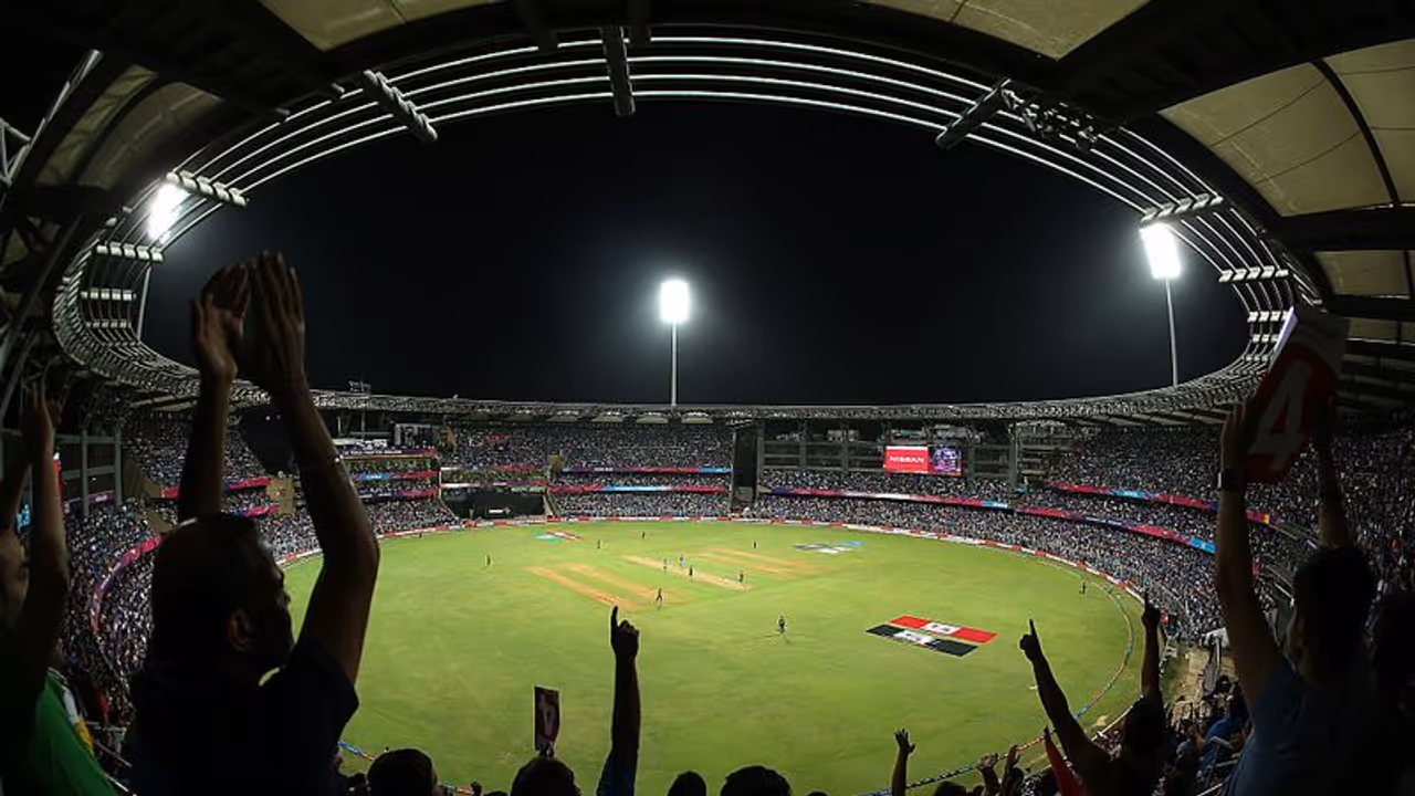 ഇന്ത്യയുടെ ഇതിഹാസങ്ങള്ക്കൊപ്പം ഇനി രോഹിത്തും, വാംഖഡെ സ്റ്റേഡിയത്തില് രോഹിത് ശര്മ സ്റ്റാന്ഡ് ഇന്ത്യയുടെ ഇതിഹാസങ്ങള്ക്കൊപ്പം ഇനി രോഹിത്തും, വാംഖഡെ സ്റ്റേഡിയത്തില് രോഹിത് ശര്മ സ്റ്റാന്ഡ്