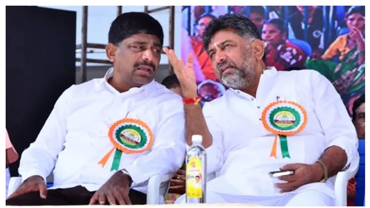 സംസ്ഥാന രാഷ്ട്രീയത്തിലേക്കോ?; അഭ്യൂഹങ്ങൾക്ക് മറുപടിയുമായി ഡി കെ ശിവകുമാറിന്റെ സഹോദരൻ ഡി കെ സുരേഷ് സംസ്ഥാന രാഷ്ട്രീയത്തിലേക്കോ?; അഭ്യൂഹങ്ങൾക്ക് മറുപടിയുമായി ഡി കെ ശിവകുമാറിന്റെ സഹോദരൻ ഡി കെ സുരേഷ്