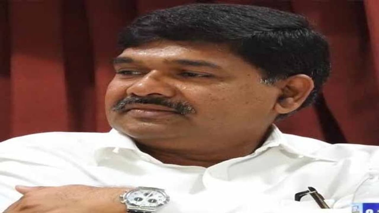 ఢిల్లీ లిక్కర్ స్కామ్.. వరుసగా రెండో రోజు ఈడీ కార్యాలయానికి కవిత ప్రతినిధి సోమా భరత్.. ఢిల్లీ లిక్కర్ స్కామ్.. వరుసగా రెండో రోజు ఈడీ కార్యాలయానికి కవిత ప్రతినిధి సోమా భరత్..