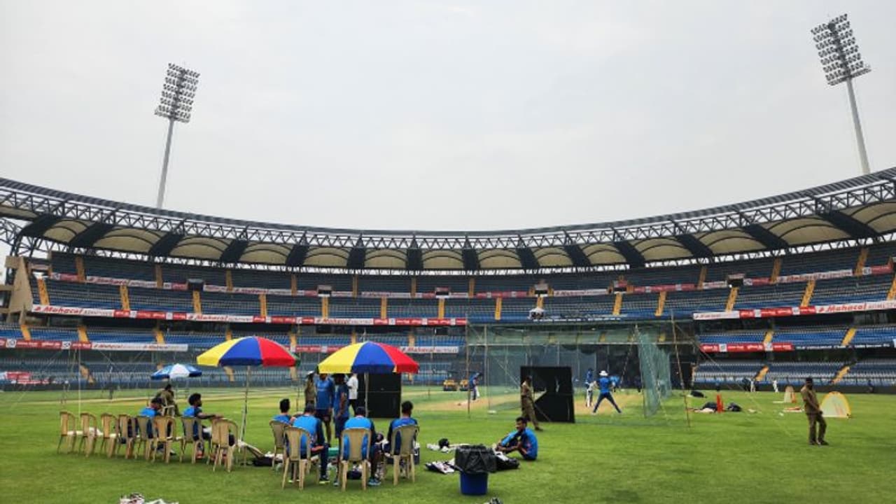  ഇന്ത്യ ഓസ്ട്രേലിയ ആദ്യ ഏകദിനത്തിന് മഴ ഭീഷണി; ആരാധകര്‍ക്ക് നിരാശ